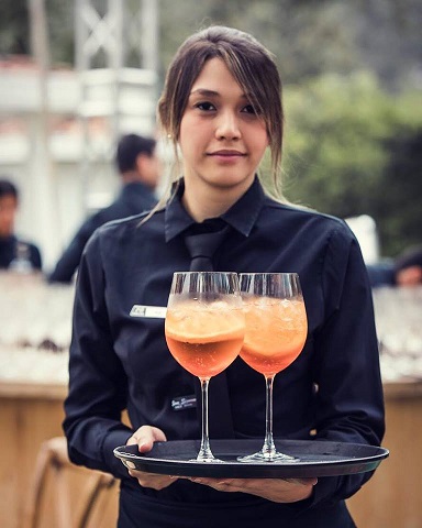 Mesa y Bar
